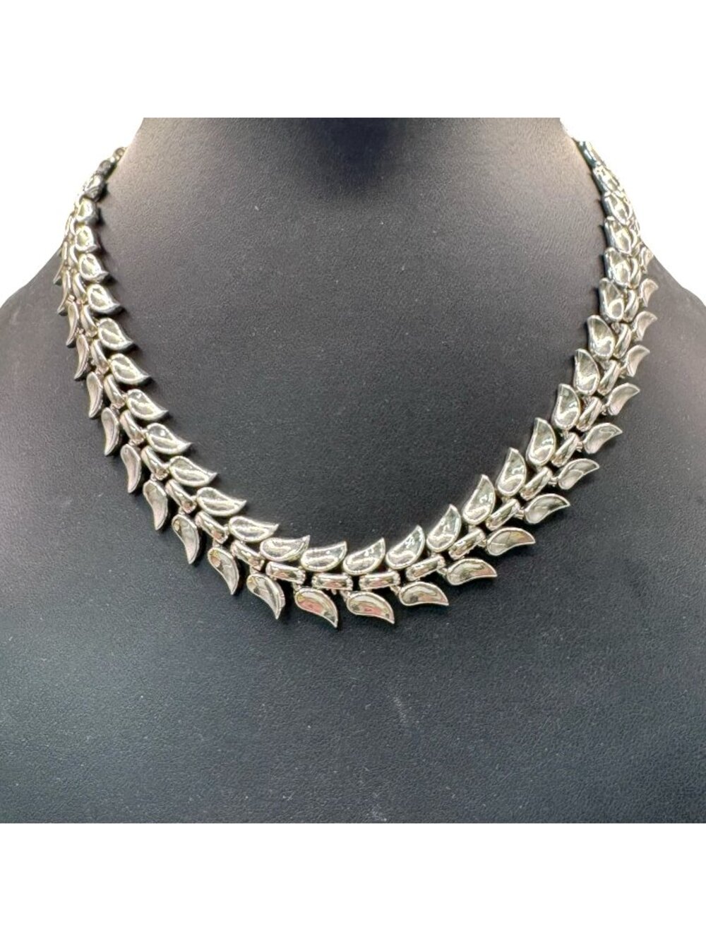 Trifari Silver-Tone Vintage Leaf Serpent Motif Link Necklace 14" Art Deco Choker